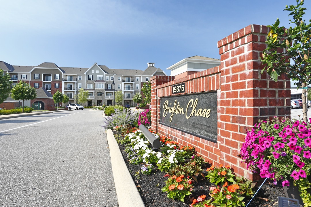 Brighton Chase in Rocky River, OH - Foto de edificio
