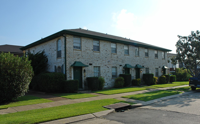 4845 Yale St in Metairie, LA - Building Photo - Building Photo