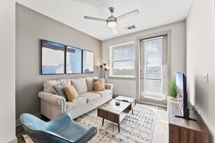 6107 E Riverside Dr, Unit FL2-ID1462768P in Austin, TX - Building Photo