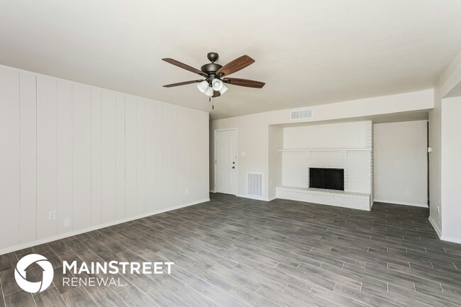 617 Faye St in Desoto, TX - Building Photo - Building Photo