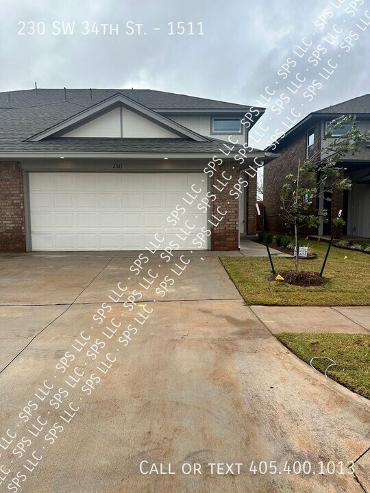 230 SW 34th St in Moore, OK - Building Photo