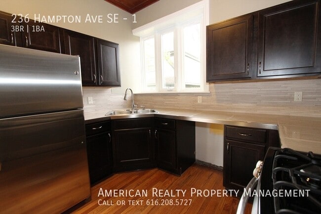 236 Hampton Ave SE in Grand Rapids, MI - Building Photo - Building Photo