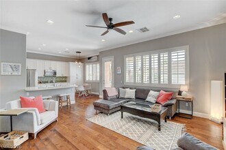 10553 Linderhof Ave in Las Vegas, NV - Building Photo - Building Photo