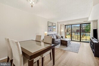 2100 Langston Blvd. in Arlington, VA - Building Photo - Building Photo