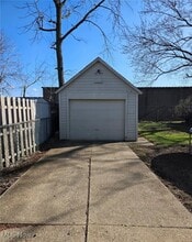 13713 Thornhope Rd in Cleveland, OH - Building Photo - Building Photo