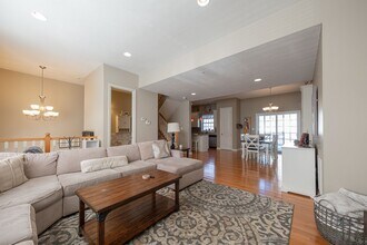 237 Riverfront St in Oakmont, PA - Building Photo - Building Photo