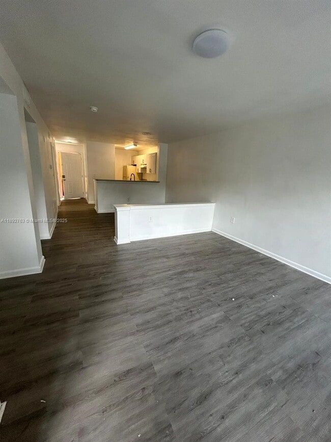 property at 4815 Via Palm Lks