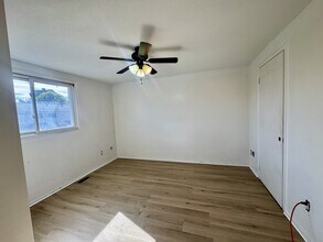 1466 Heatherington Rd in Ottawa, ON - Building Photo - Building Photo