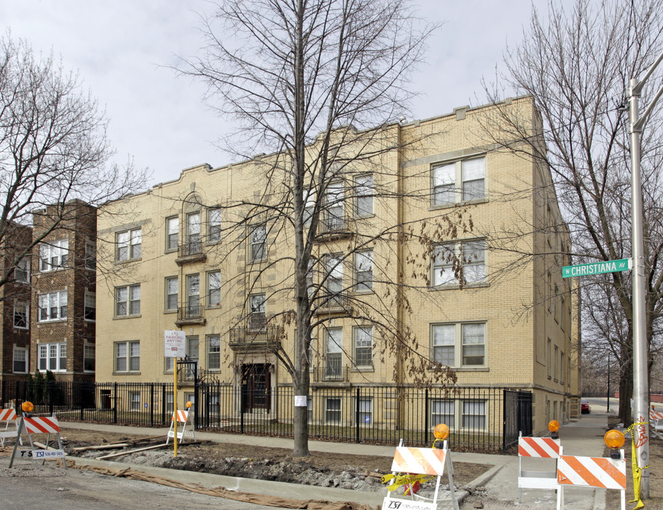 HIGHPOINT Albany Park on Christiana in Chicago, IL - Foto de edificio