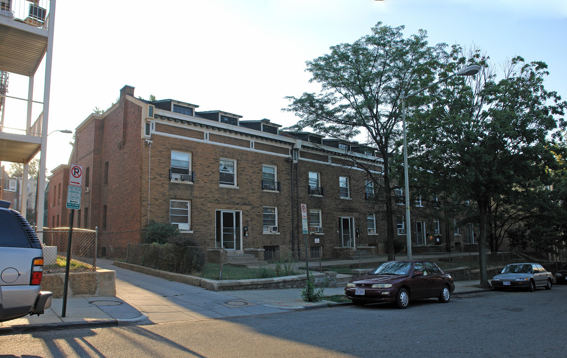 Carleton Terrace in Washington, DC - Building Photo