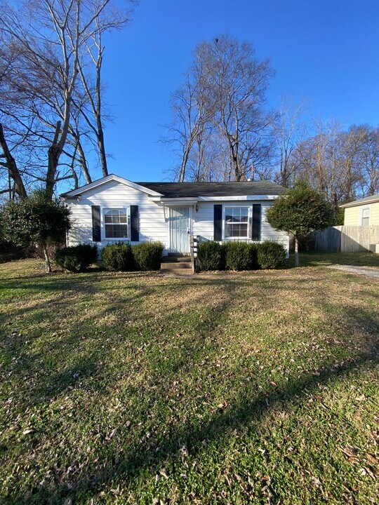 616 Gracey Ave in Clarksville, TN - Building Photo