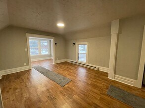 512 Douglas Ave in Kalamazoo, MI - Building Photo - Building Photo