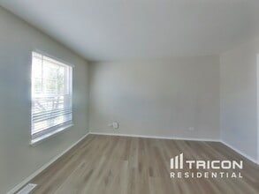 2103 Wesmere Lakes Dr in Plainfield, IL - Building Photo - Building Photo
