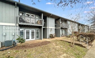 21 Vaughns Gap Rd in Nashville, TN - Building Photo