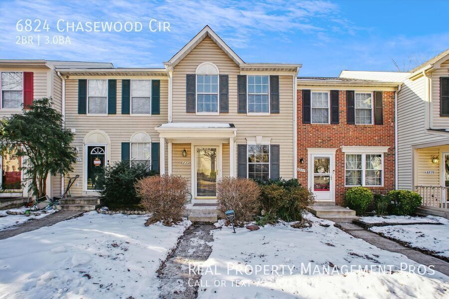 6824 Chasewood Cir in Centreville, VA - Building Photo