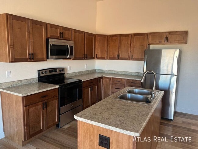 827 S Laurue Dr in Pueblo West, CO - Building Photo - Building Photo