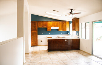 5636 Katrina Pl in Palmdale, CA - Building Photo - Building Photo