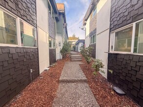 Towne South Apartments in Salem, OR - Foto de edificio - Building Photo