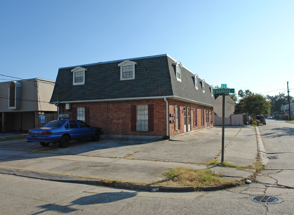 2201 Pasadena Ave in Metairie, LA - Building Photo