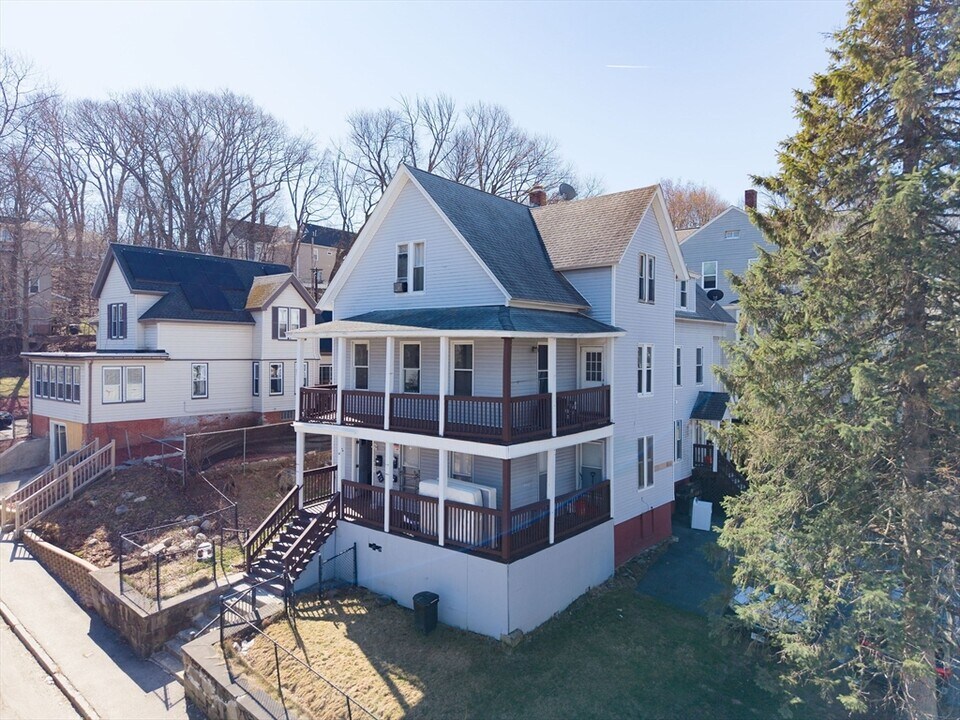 92 Green Hill Pkwy in Worcester, MA - Building Photo