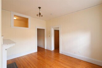 7 Ware St, Unit 102 in Cambridge, MA - Building Photo - Building Photo