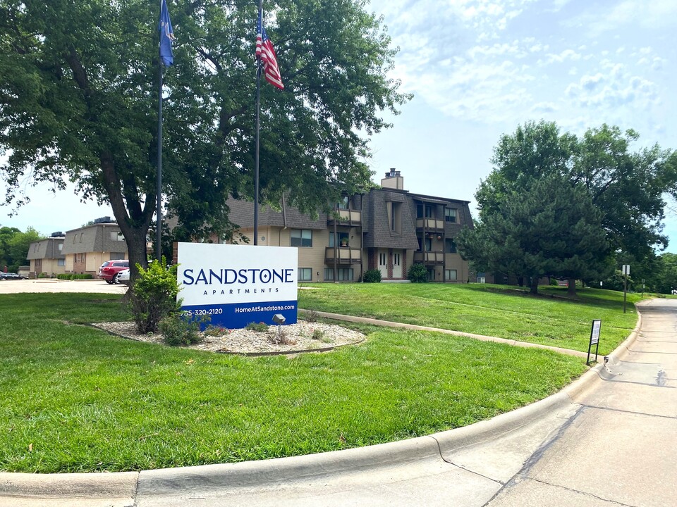 Sandstone Apartments in Manhattan, KS - Building Photo