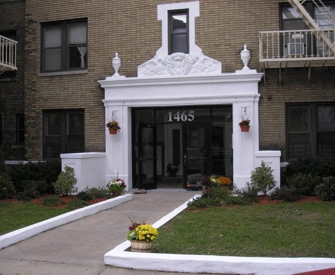 Pineda Apartments in Elizabeth, NJ - Building Photo