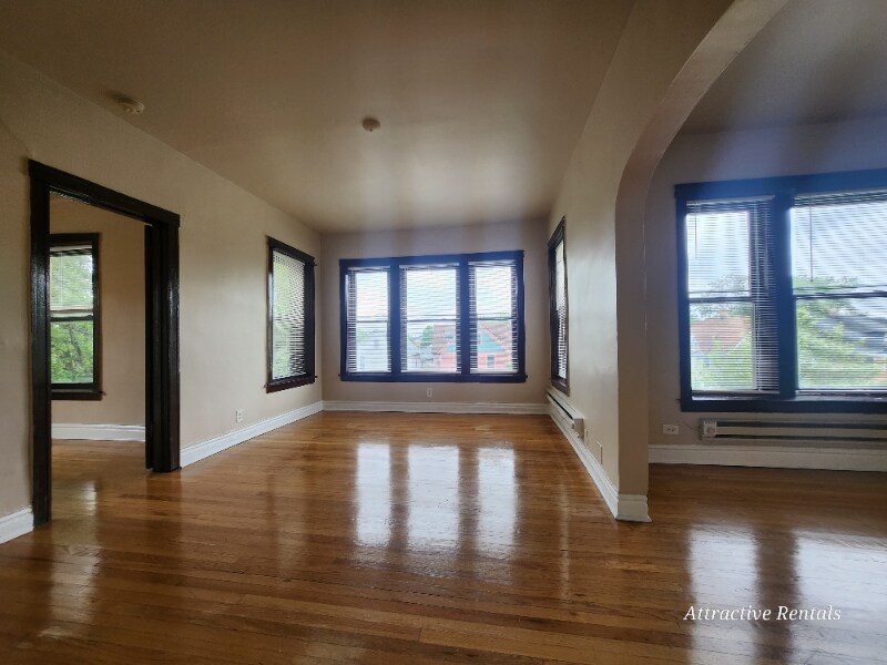 5716 W Race Ave in Chicago, IL - Building Photo
