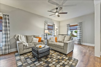 925 SW Walnut St in Albany, OR - Building Photo - Building Photo