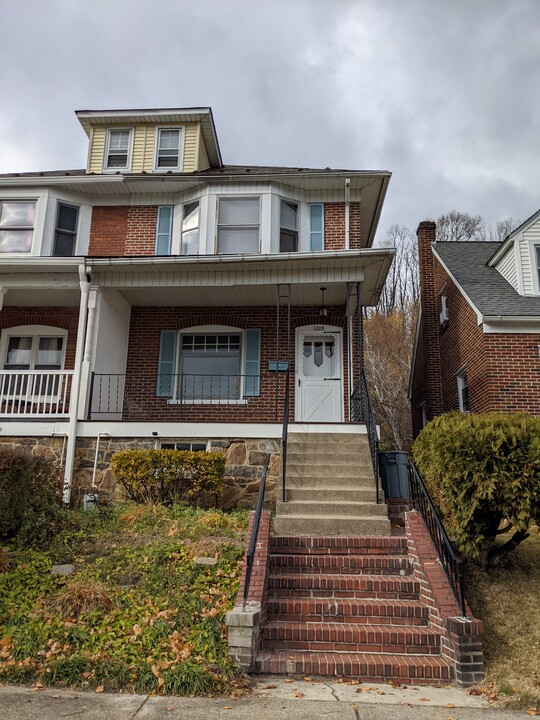 1209 Russell Ave in Fountain Hill, PA - Building Photo