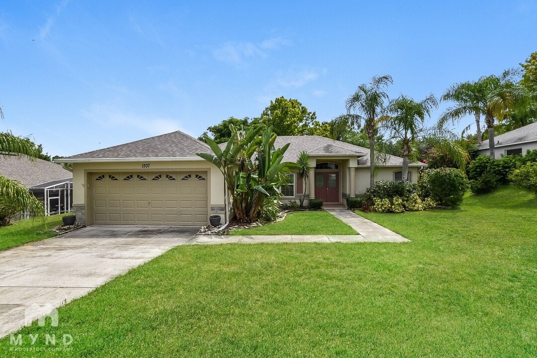 1707 Silhouette Dr in Clermont, FL - Building Photo