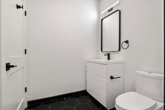 217 Essex St, Unit 305 in Salem, MA - Foto de edificio - Building Photo