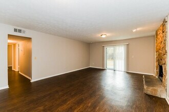 7269 Sharbeth Dr S in Jacksonville, FL - Foto de edificio - Building Photo