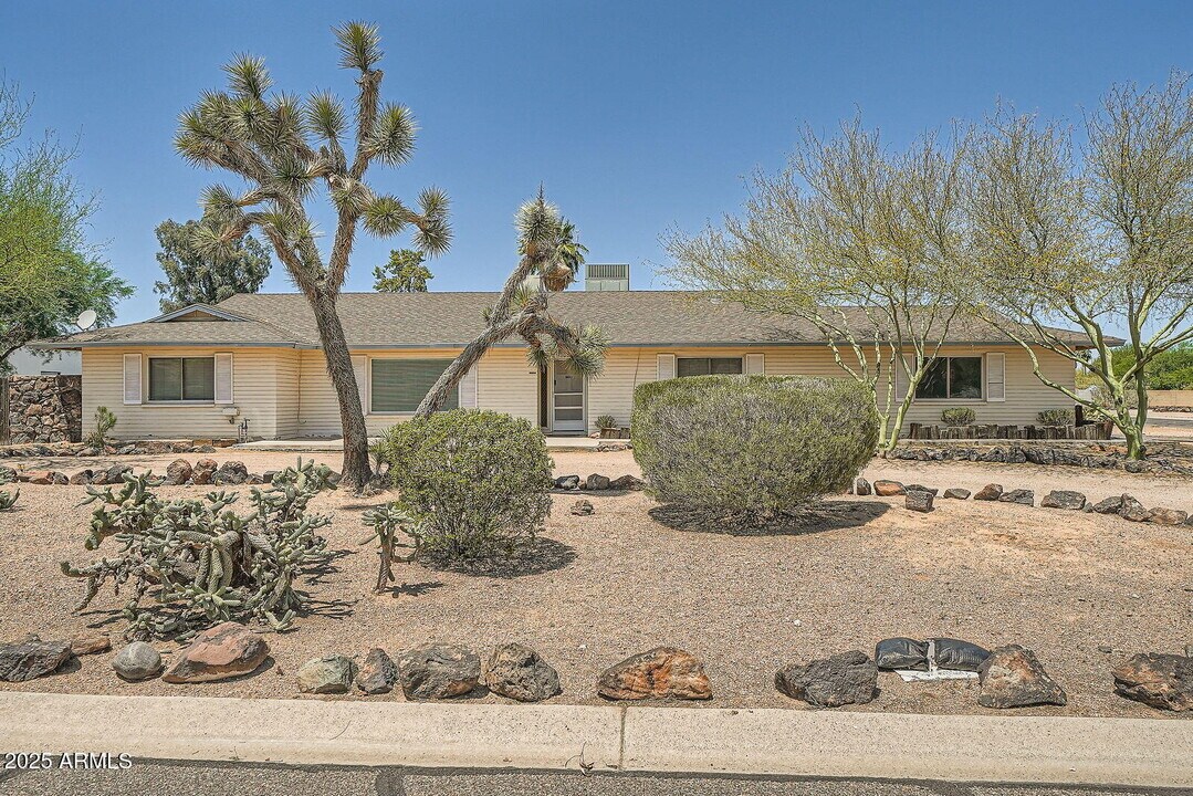 6220 E Gold Dust Ave in Paradise Valley, AZ - Building Photo