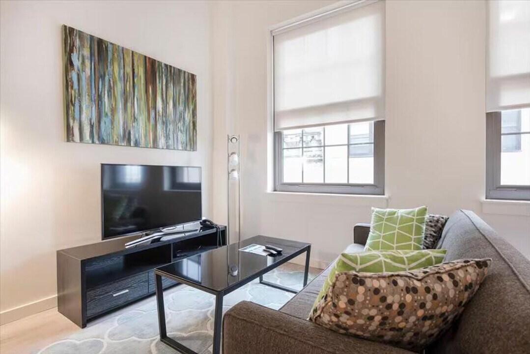 8 Harrison Ave in Boston, MA - Building Photo