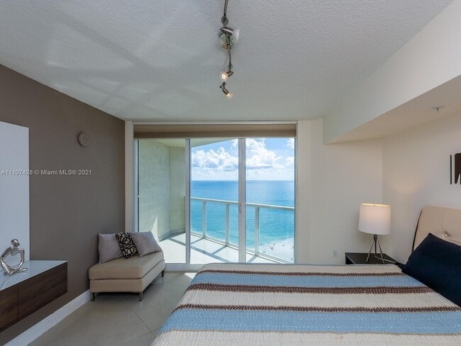 16699 Collins Ave, Unit 1709 in Sunny Isles Beach, FL - Building Photo - Building Photo