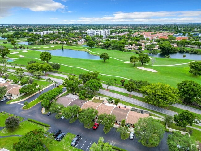 13804 Kendale Lakes Dr in Miami, FL - Building Photo - Building Photo