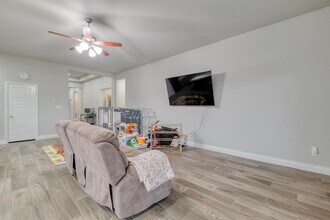 2424 Orchard Way in Leander, TX - Building Photo - Building Photo