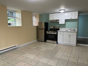 27 Jay St in New London, CT - Building Photo - Building Photo