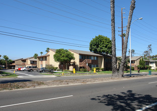 Pacific Point Apartments in Oxnard, CA - Building Photo - Building Photo