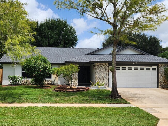 1800 Primrose Ln in Wellington, FL - Building Photo - Building Photo