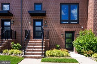 3 E Hartwick Dr in Montgomery, NJ - Building Photo