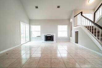 11611 Glenwolde Dr in Houston, TX - Building Photo - Building Photo