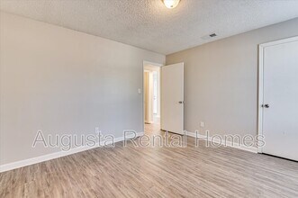 170 Chalet North CT in North Augusta, SC - Building Photo - Building Photo