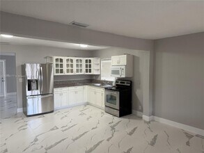 2965 NW 3rd St in Miami, FL - Building Photo - Building Photo