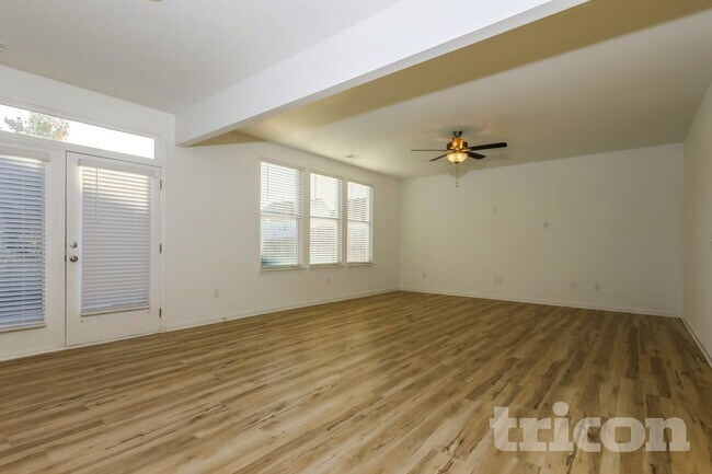 132 Everett Sq in Mcdonough, GA - Building Photo - Building Photo