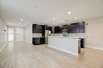 619 SW 17th St in Fort Lauderdale, FL - Building Photo - Building Photo