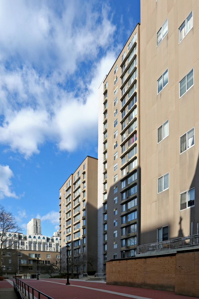 Island House in New York, NY - Foto de edificio - Building Photo