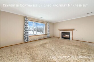 490 Westwood Ct in Crystal Lake, IL - Building Photo - Building Photo