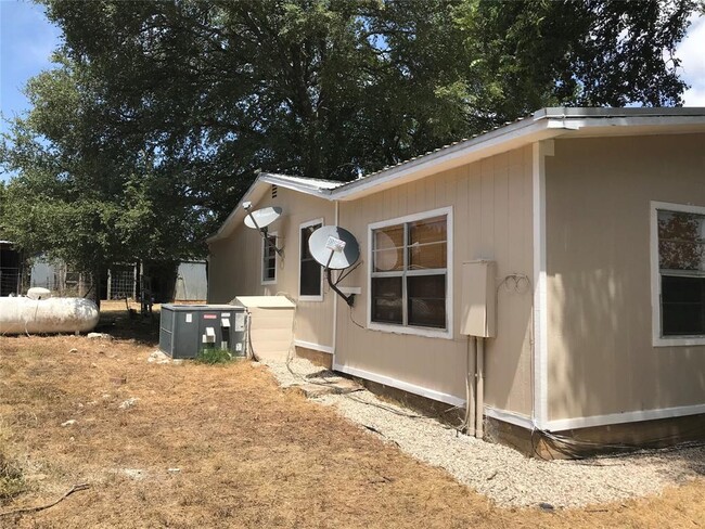 2222 Mount Gainor Rd in Dripping Springs, TX - Building Photo - Building Photo